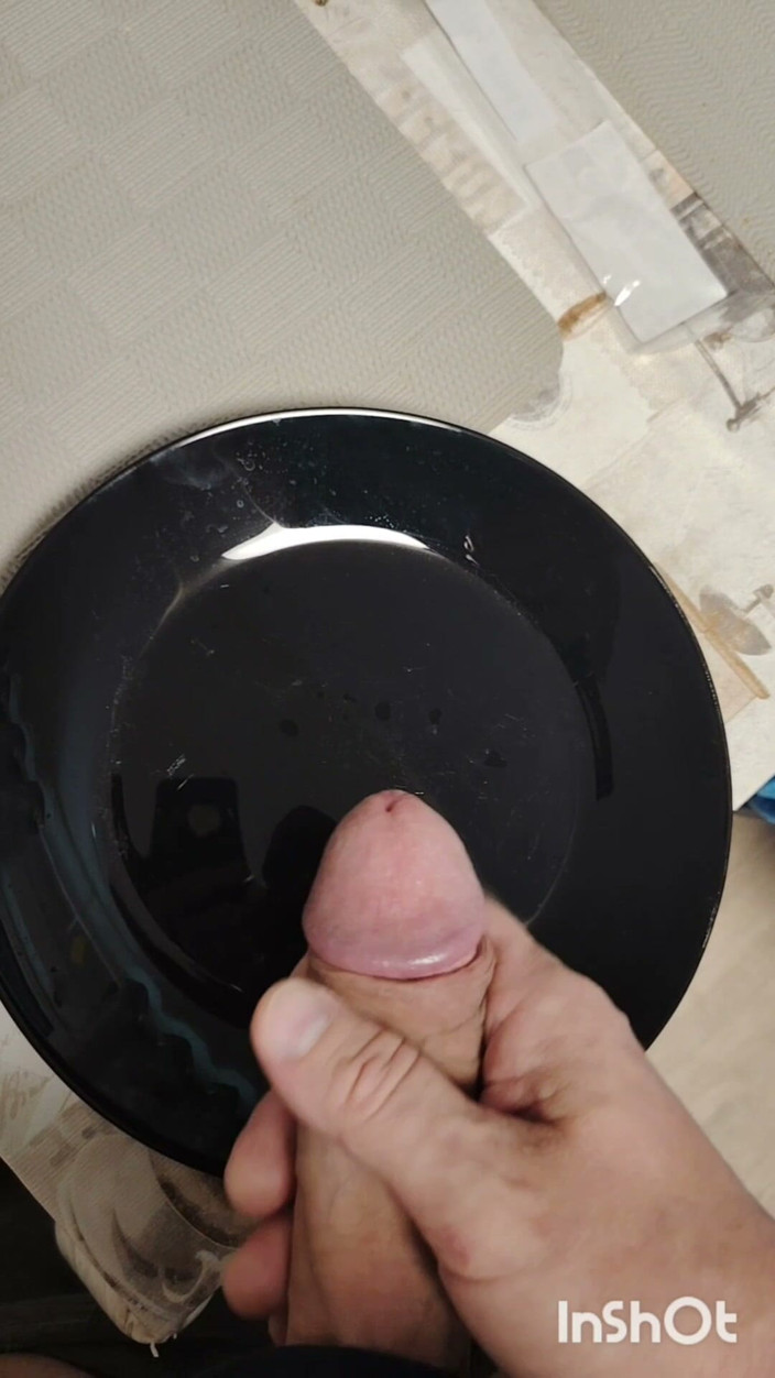 CumArt: Messy Sperm on a Plate