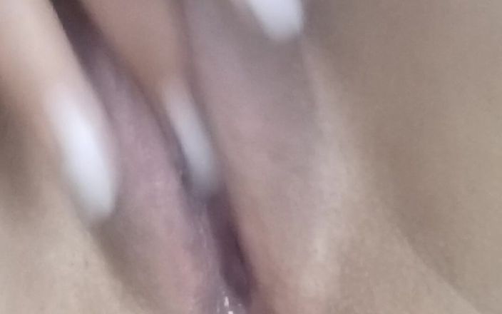 Dianitachula17: Dedilhando minha buceta suculenta 1