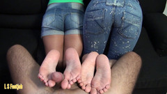 Footjob life style: 火辣素人2女1男足交！