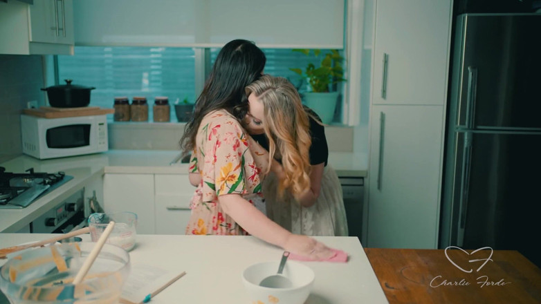 CharlieForde: Bake Me a Cake com Charlie Forde, Chasey Devil