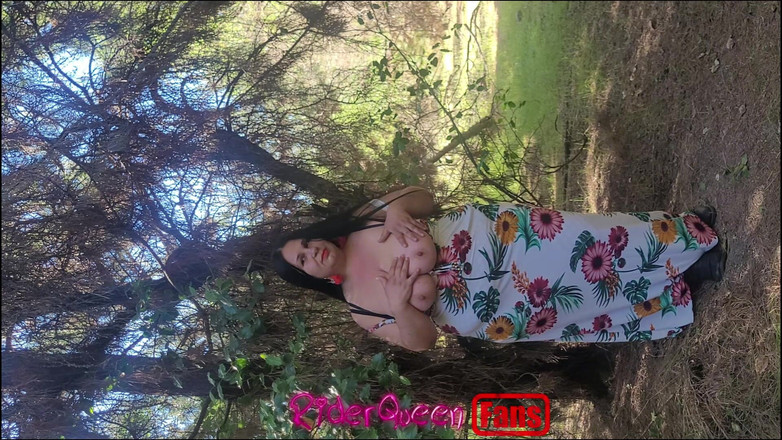 Riderqueen BBW Step Mom Latina Ebony: Riderqueen 独自一人，户外，粉丝视频