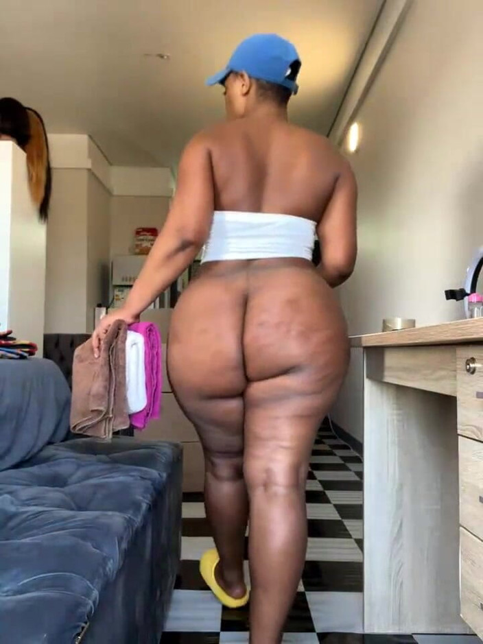 Big black clapping booties: Jack off till My Bald Headed Humongous Ass, avsnitt 1038
