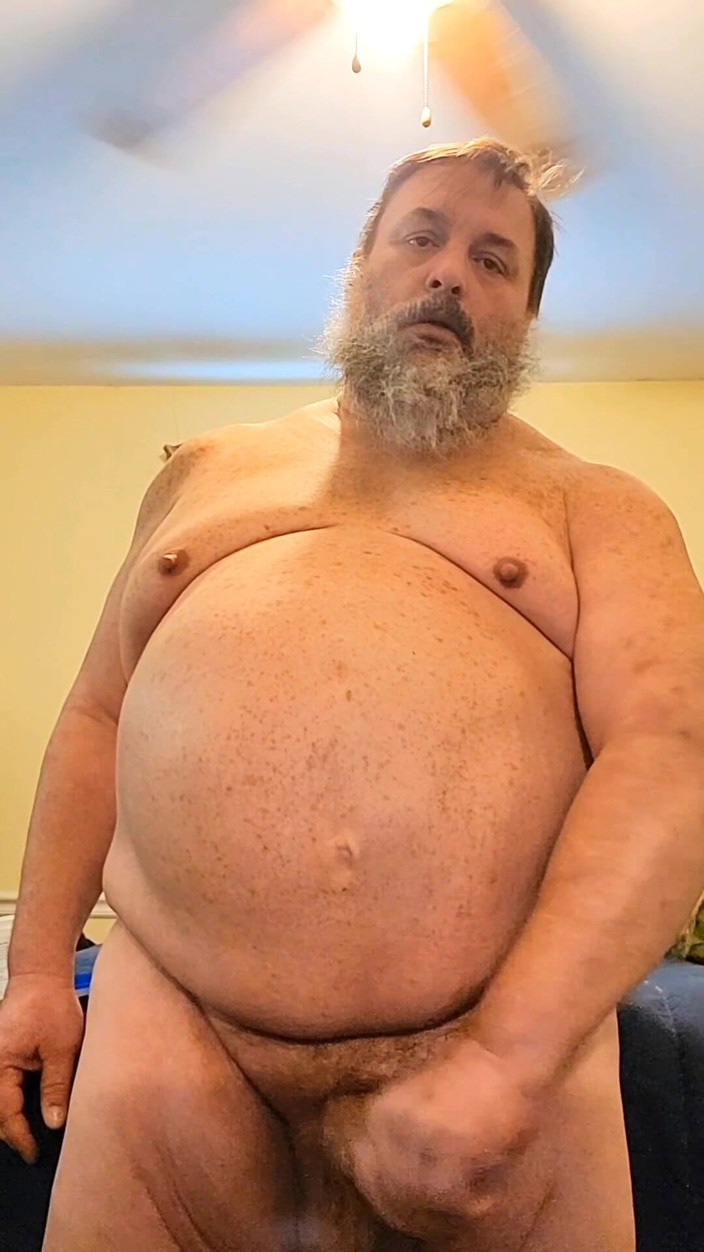 GeneWadexxx: 大男人贝茨和射精