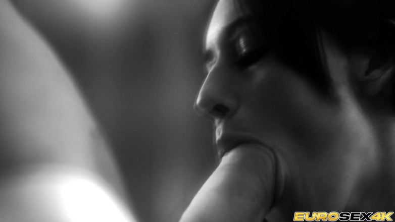 Porn Gutter: Jess West se fait étirer