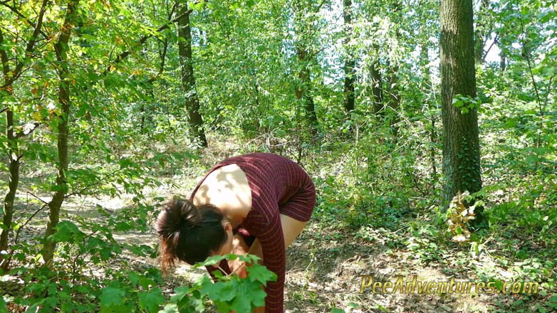 Pee Adventures: Schimbându-se în aer liber și disperată să se pișe