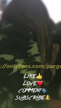 Її хлопець-рогоносець дивиться, як вона смокче мій член і божеволіє