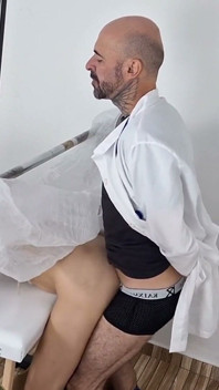 Gynecologist Fucks Patient!