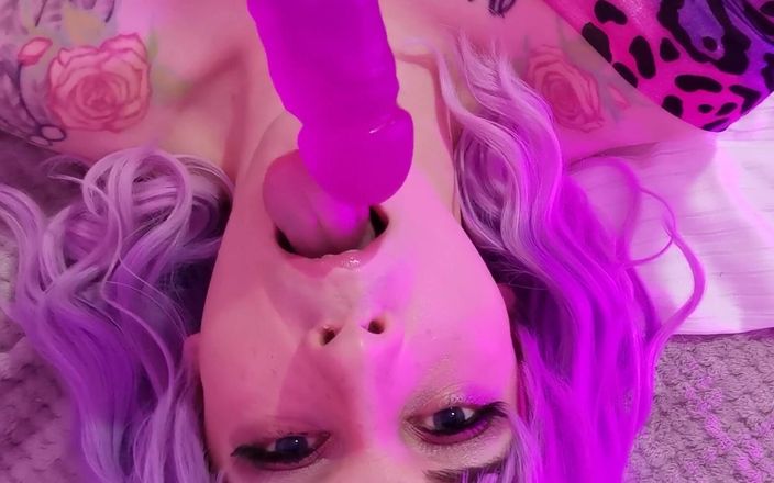 Sasha Suxxx: Wish I Was Sucking Your Pretty Dick Like This?