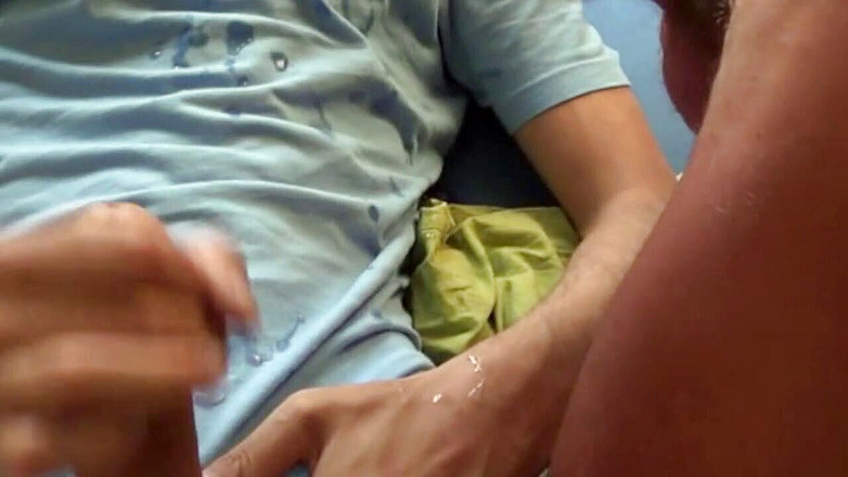 Gaybareback: Dvojitá penetrace pro ošukaný chlapec