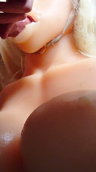 Tetas mamada rubia