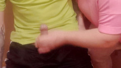 Zona901: Kobieta szarpie mojego kutasa z bliska