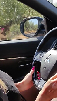 Kereta, Nylons, dan Kasut Tumit Tinggi