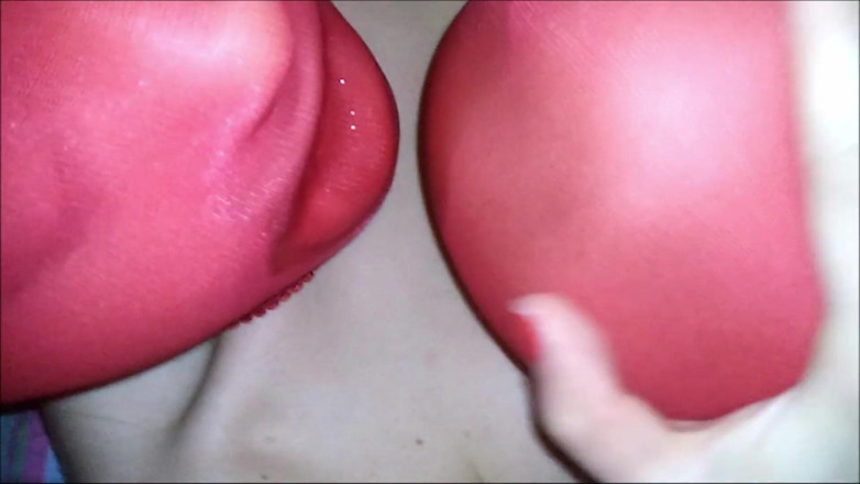 Nylon Xtreme: Rivestito pompino di nylon rosso