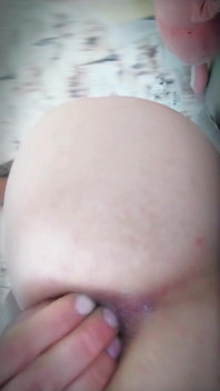 Sweet Selfie Cumshot in Pink Sissy Anal Hole