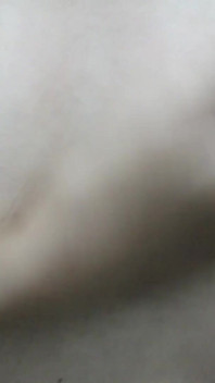 Asijská dívka po těhotenství znovu nadržená