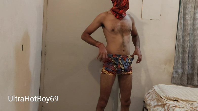 UltraHotBoy69: 身体弯曲表演