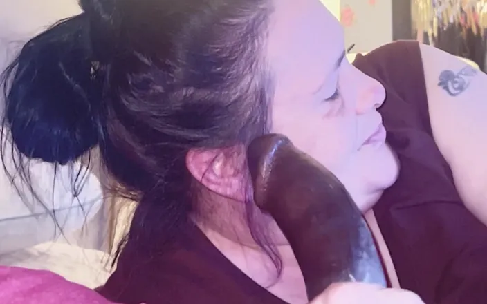 Magic gums: Hot Thick Midget Suck and Slurping on a BBC