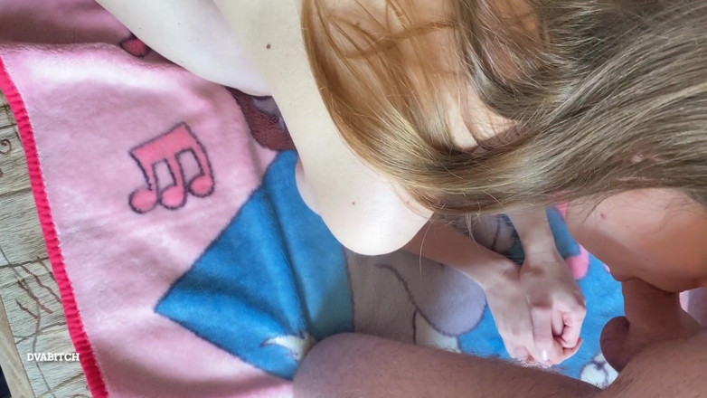 Dvabitch: Blowjob sudut pandangan pertama si rambut coklat amatur dan gaya...