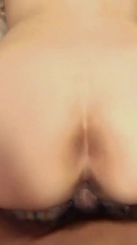 The beautiful Japanese Anna Mibu walking in the park thinks she just goes to how to get fucked by her man