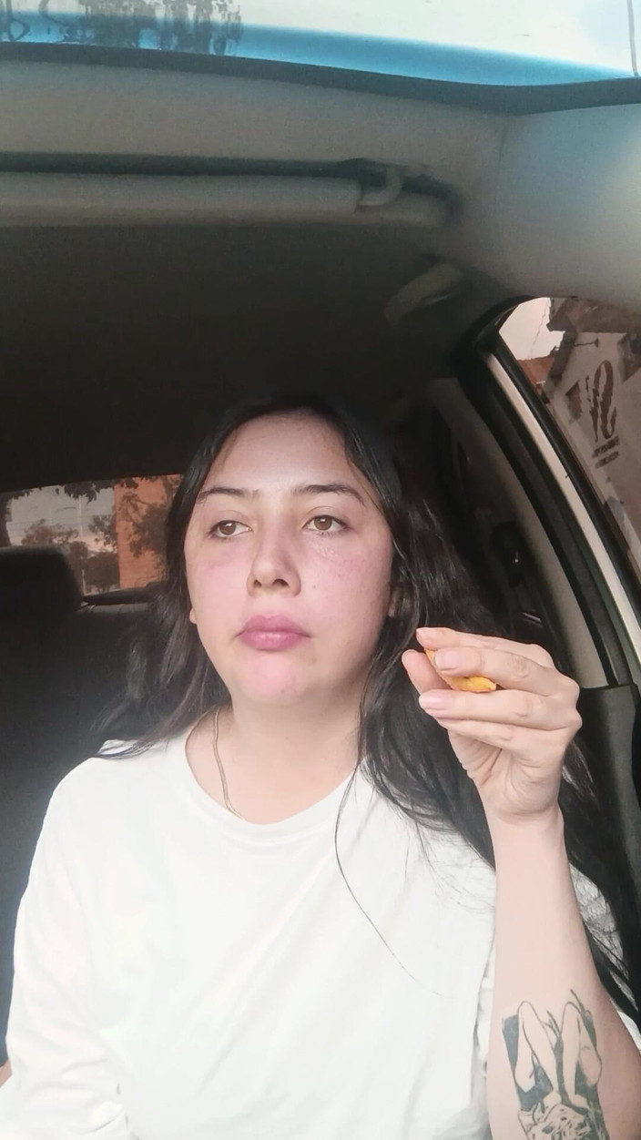 Golden domme: Äta i bilen