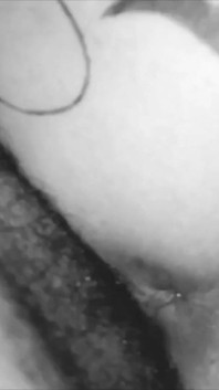 MILf mit dickem arsch reitet und nimmt sperma in ihre muschi