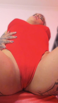 Latina Shows off Her Wet, Tattooed Pussy