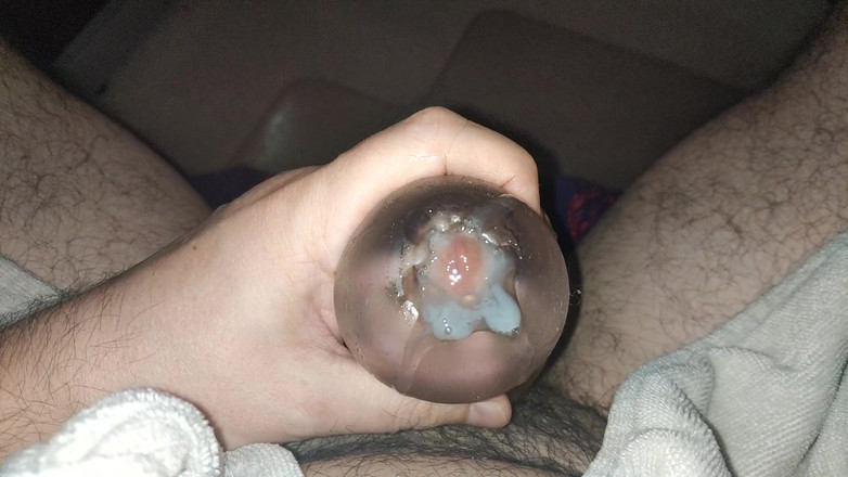 Curved One: Zabawka zalana lepką spermą