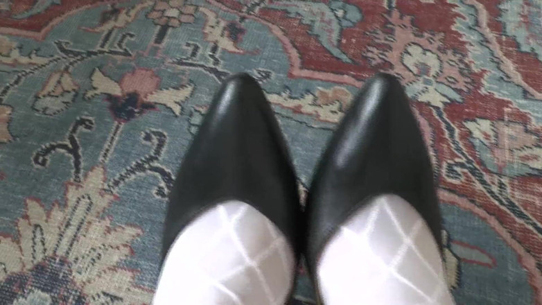 Lady Victoria Valente: Pe călcâie picioarele, JOI, POV, Lady Victoria Valente