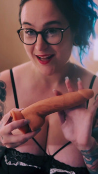 Zimmermädchen findet den dildo deiner freundin
