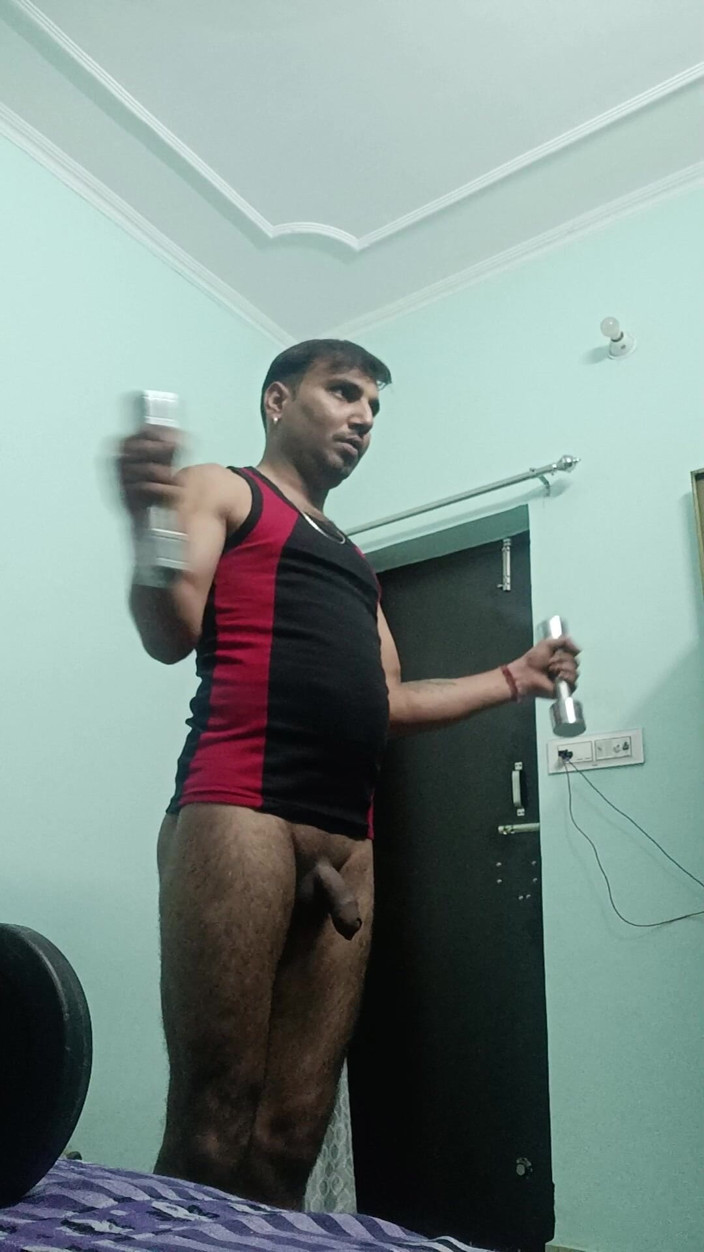 Rajasthani-old-lover: 印度德西男人与邻居享受裸体锻炼和大师表演