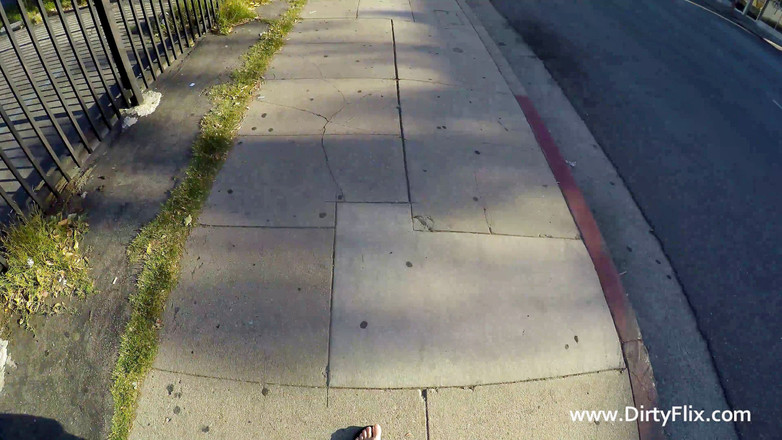 Fucking Glasses: Penggemar fashion mungil disetubuhi