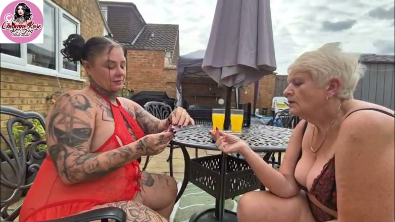 Cheyenne Rose 80: Куріння з Joolz