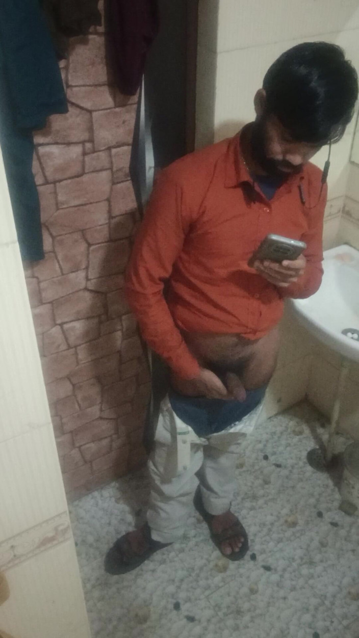 Brijesh 270: 私は一人でバスルームで撮影しました。