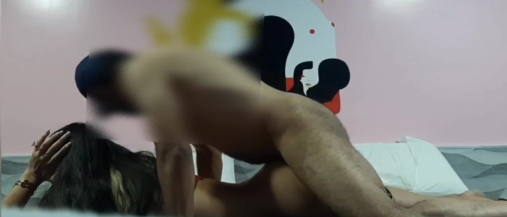 NATALIASTAR: 你喜欢这个男孩如何插入我吗，他太性感了，总是让我充满了精液