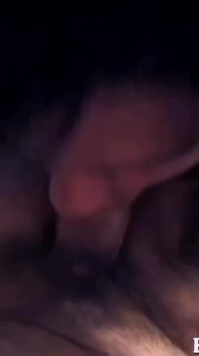 Horny Hairy Girls: Přirozený chlupatý amatér je na hajz, Zephyra