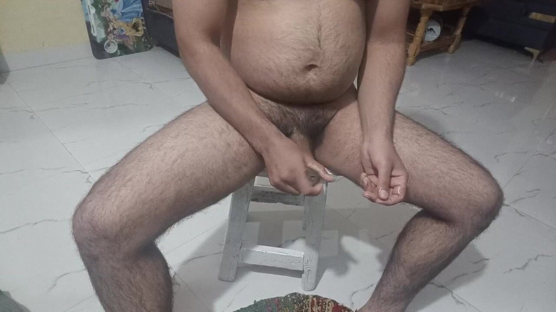 LovedSunsine1990: Eu tirei todas as minhas roupas e massageei minhas coisas...