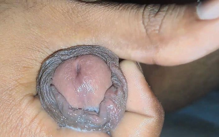 Desi_Porn_India: バスルームでの私の新しいホットな射精ビデオ