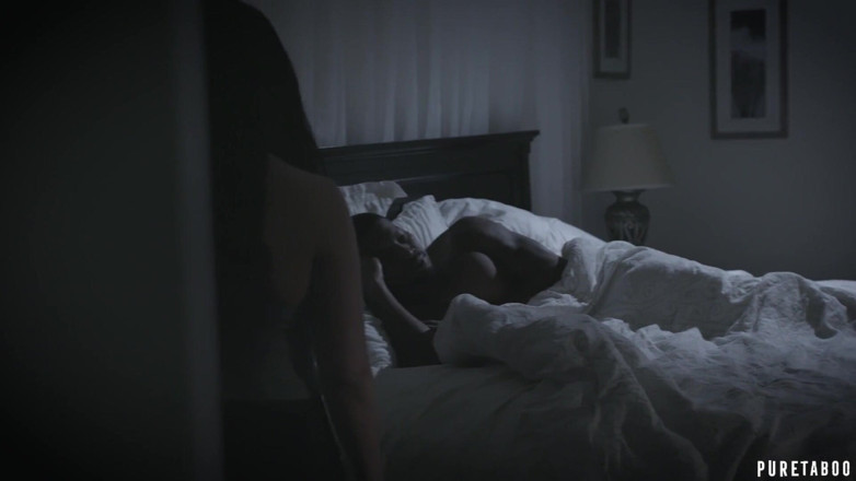 Pure Taboo: PURE TABOO - Whitney Wright je ošukaná mrdkovým politikem, aby ochránila...