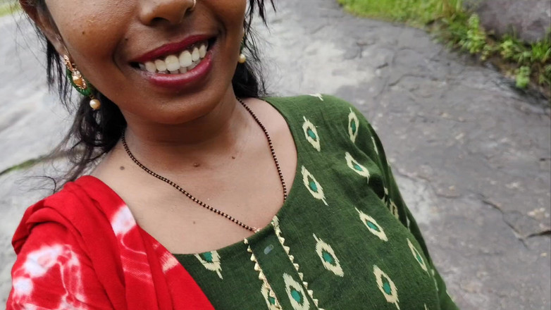 Premi pooja: Студентка прийшла бродити зі своїм хлопцем - сказала клану піти в коледж - відкритий лісовий секс бхабхі всю ніч.