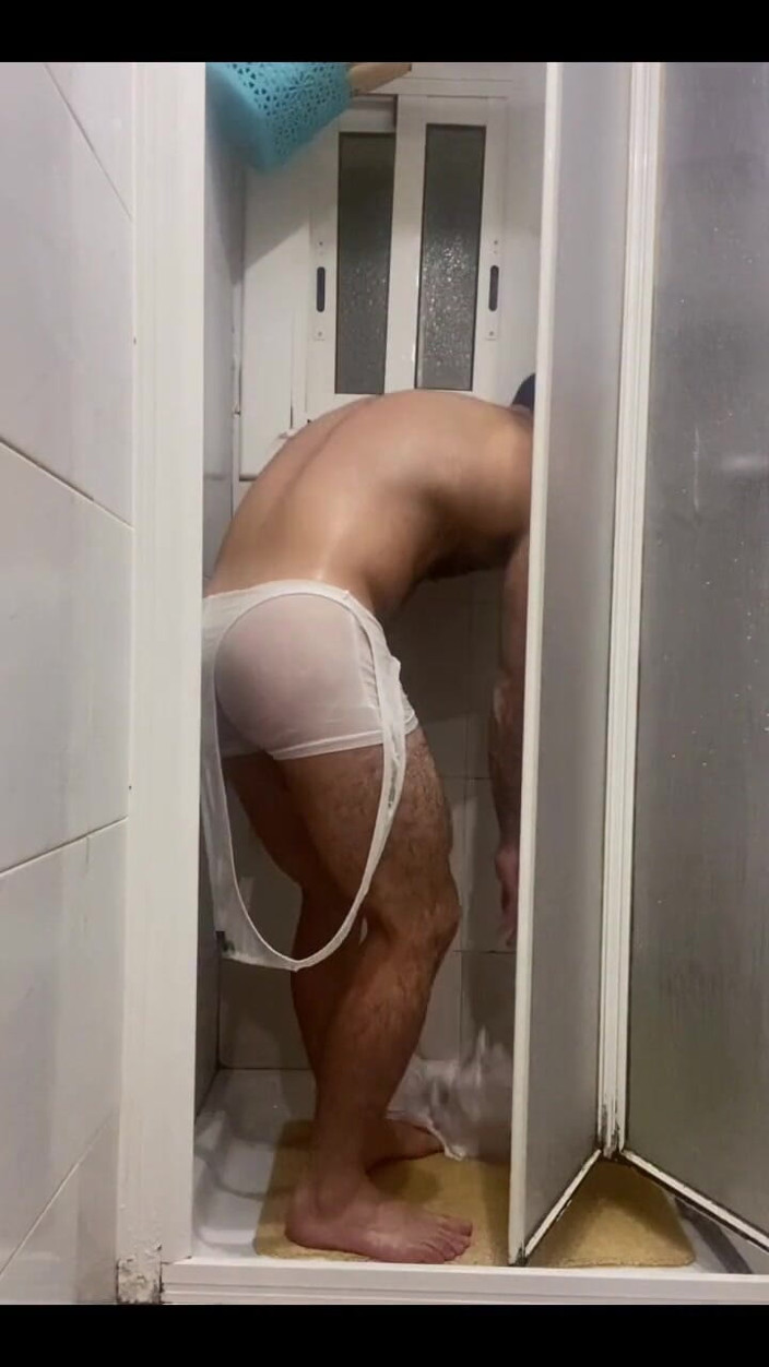 Kike gil: Shower Shower Time