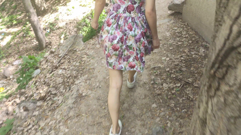 AnGelya G: Lifted Her Skirt at Outdoors and Sucked Park