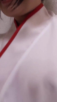 她的前男友在他们分手后把这个角色扮演介绍给我们...