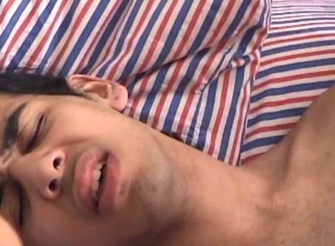 Bareback TV: Cowok kulit hitam meniduri kembar latinnya
