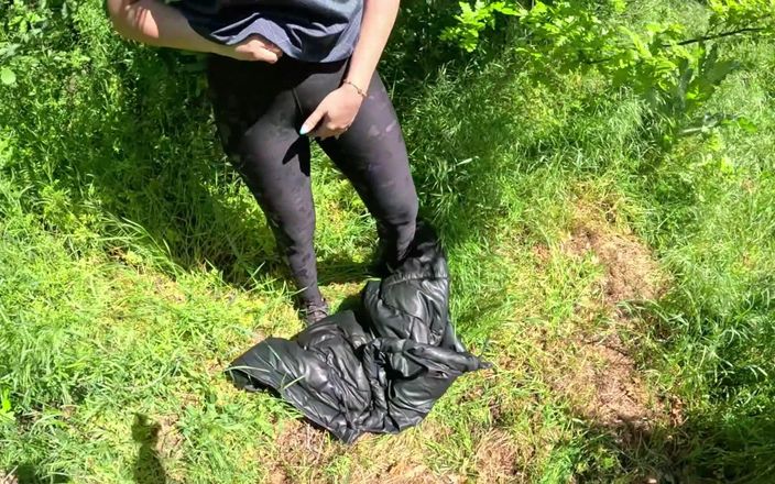 MilfyCalla: Hot Outdoor Blowjob and Cum Play with a Down-jacket 269