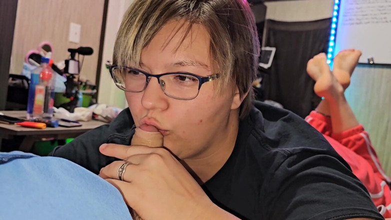 Funhousewife69: Pipe devant la caméra