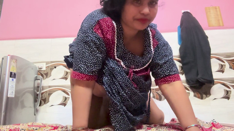 TactfulFiber902: Desi Wife Wakes up Horny - Husband Fucks Her Before Breakfast....