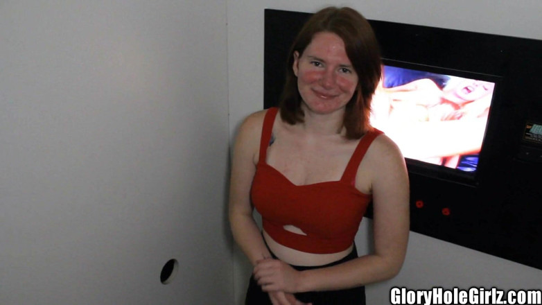 Glory Hole Girlz: Teen acne gloryhole fica dalla faccia rossa sborrata e ingoia...