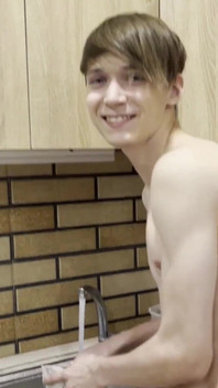 Do You Want Such a Dishwasher at Home?