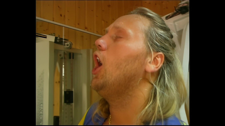 XTime Vod: Tara Joy își antrenează limba