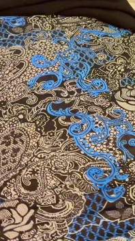 Dikke kont sexy Desi-meid zit vast onder bed